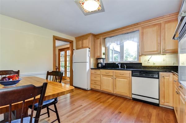 31 Sterling Road Westwood, MA 02090 - Photo 8 of 30 Gallery Image 8