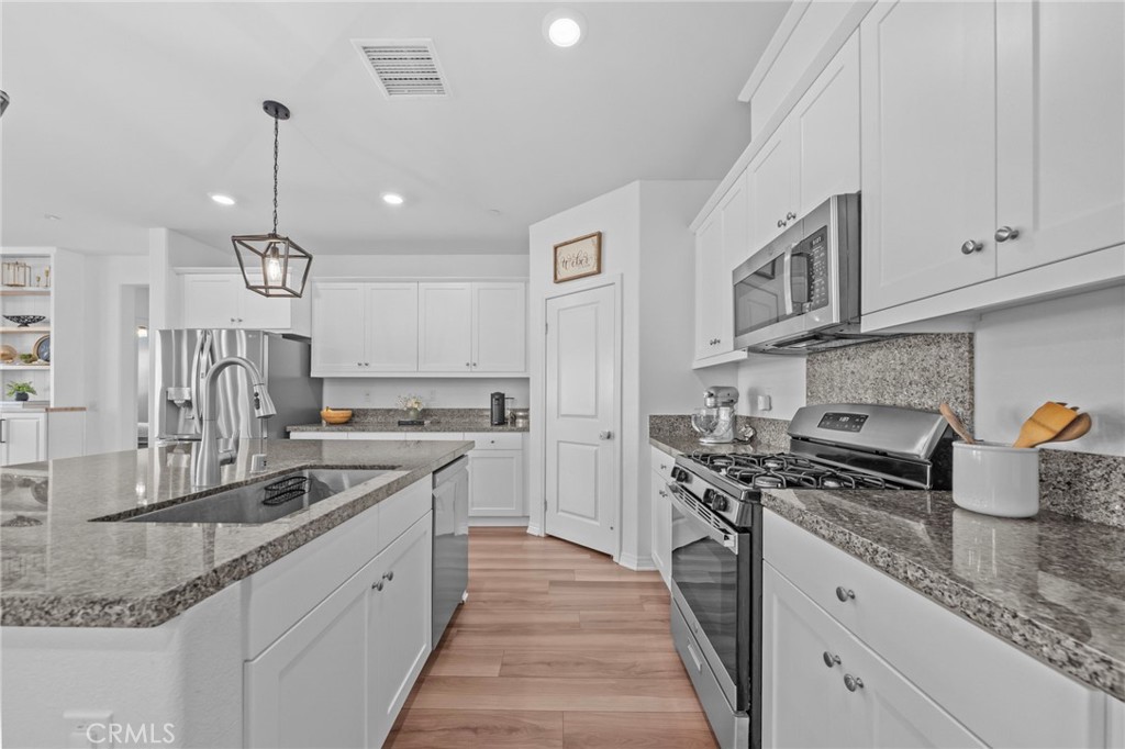 5564 Rodeo Drive Hemet, CA 92545 - Photo 9 of 23