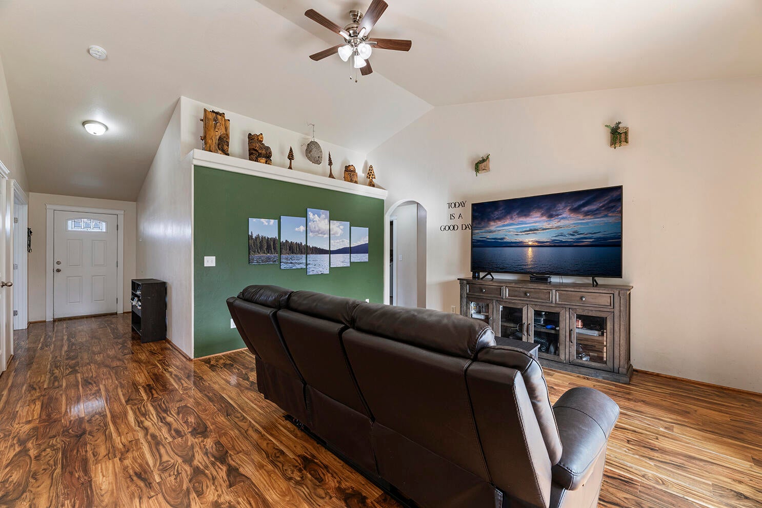 631 Nottingham Terrace Eagle Point, OR 97524 - Photo 13 of 27 14