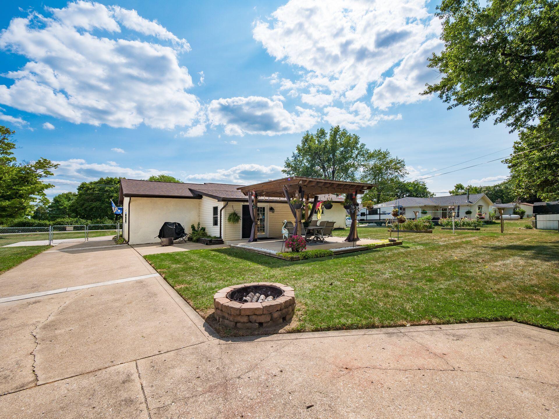 5784 Alkire Road Galloway, OH 43119 - Photo 29 of 45 Parking & firepit!