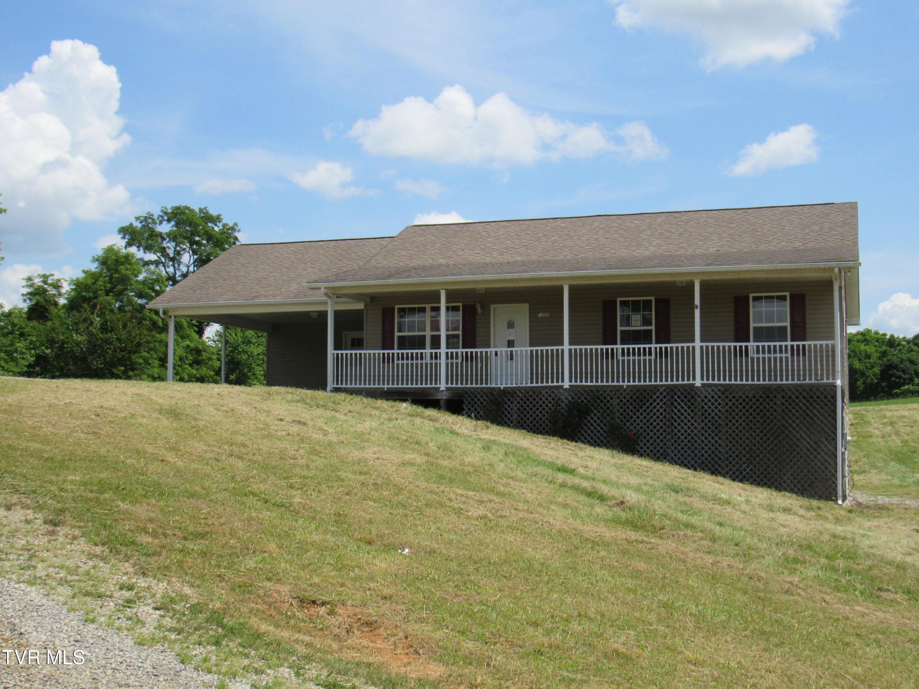 1285 Jim Fox Road Greeneville, TN 37743 - Photo 1 of 47 IMG_2425
