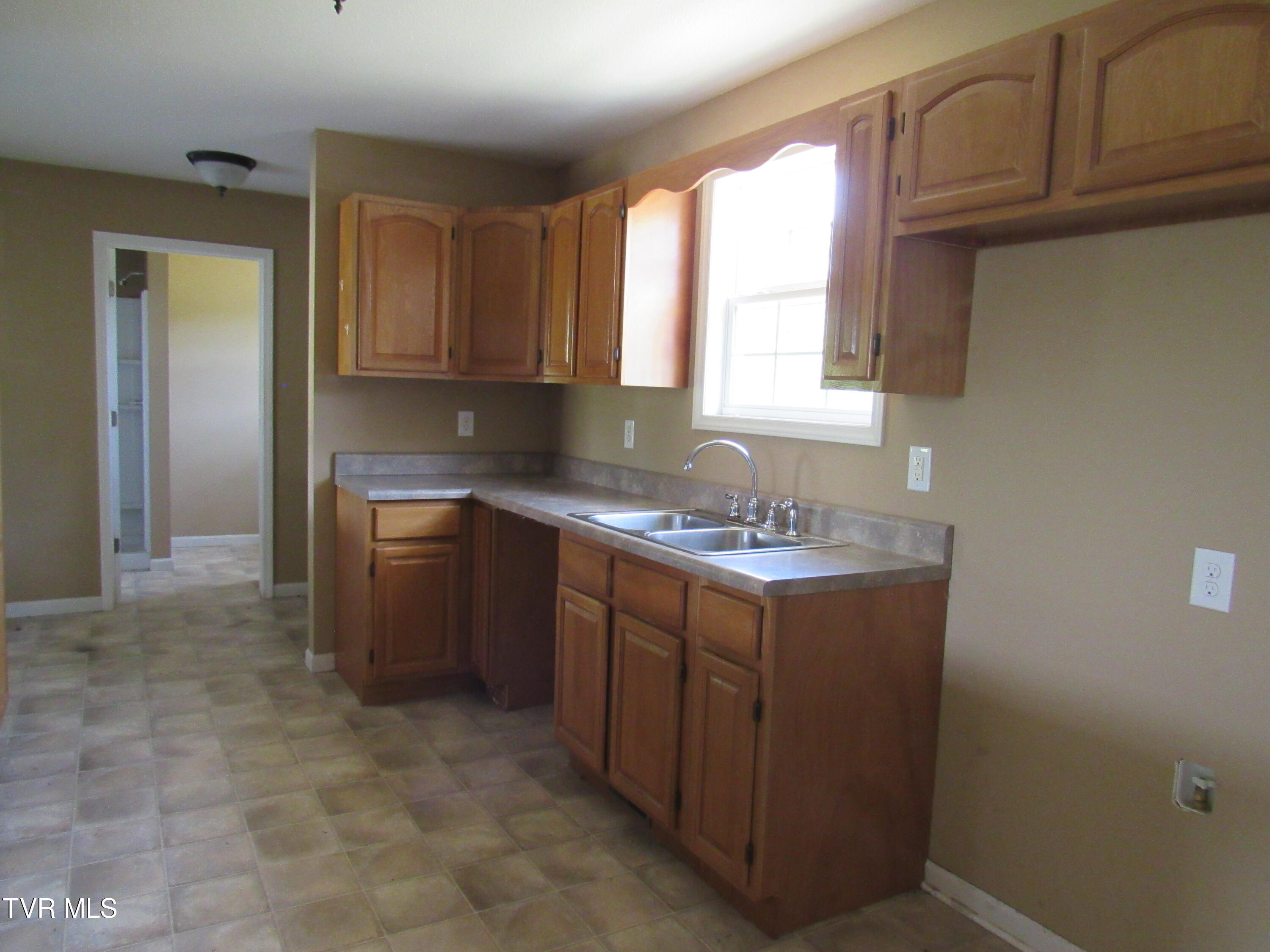 1285 Jim Fox Road Greeneville, TN 37743 - Photo 14 of 47 IMG_2459