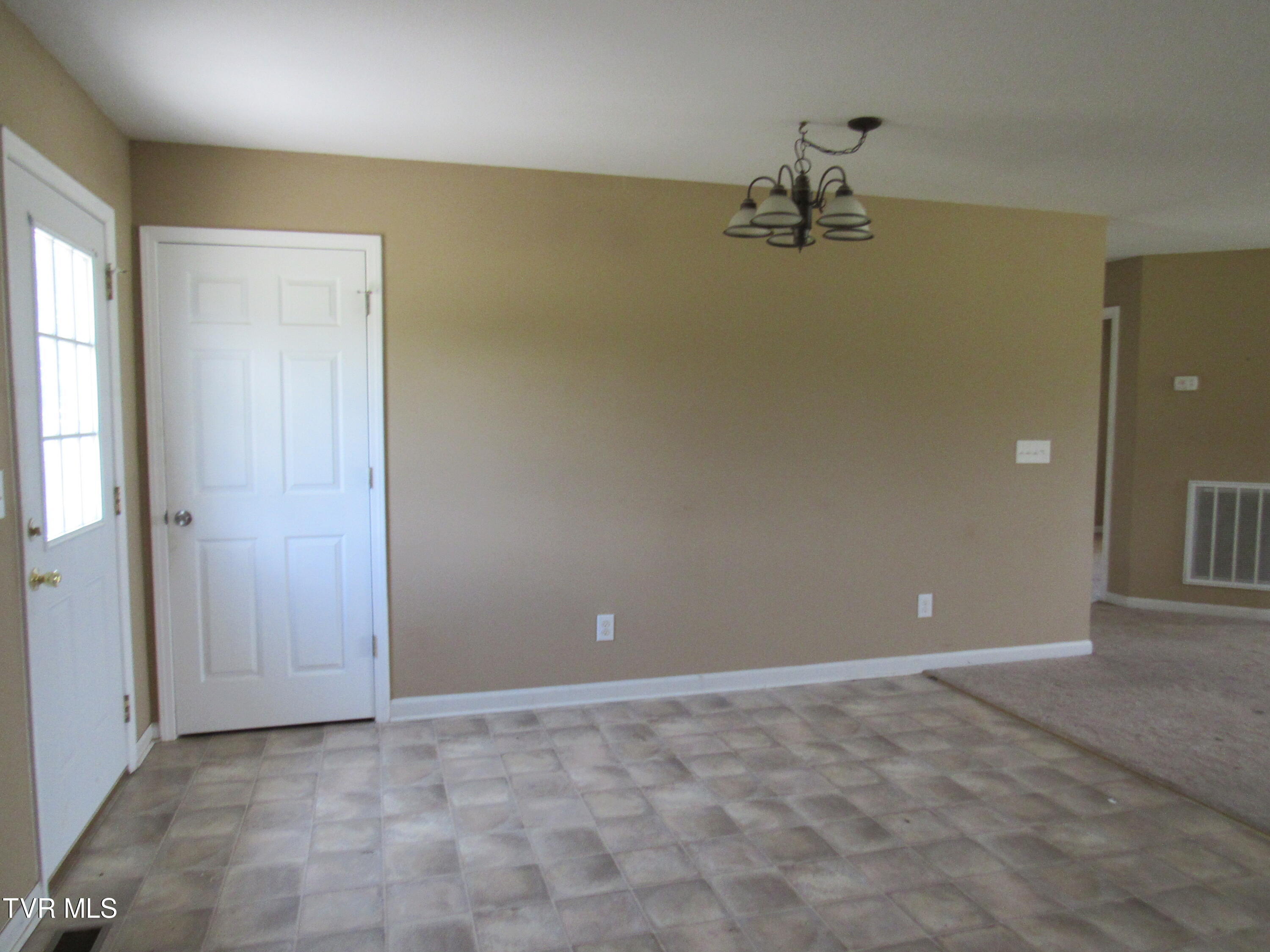 1285 Jim Fox Road Greeneville, TN 37743 - Photo 18 of 47 IMG_2463