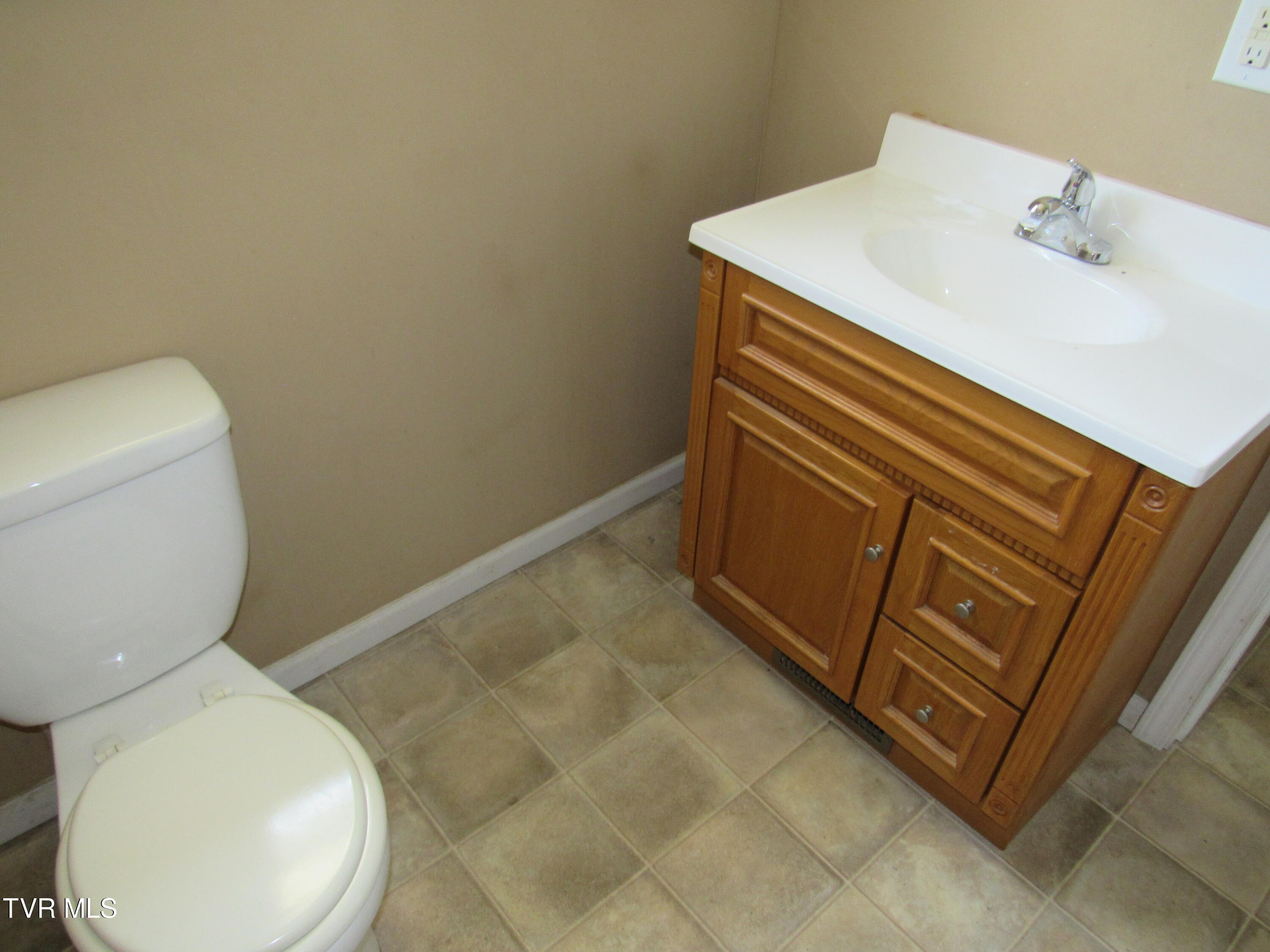 1285 Jim Fox Road Greeneville, TN 37743 - Photo 20 of 47 IMG_2466