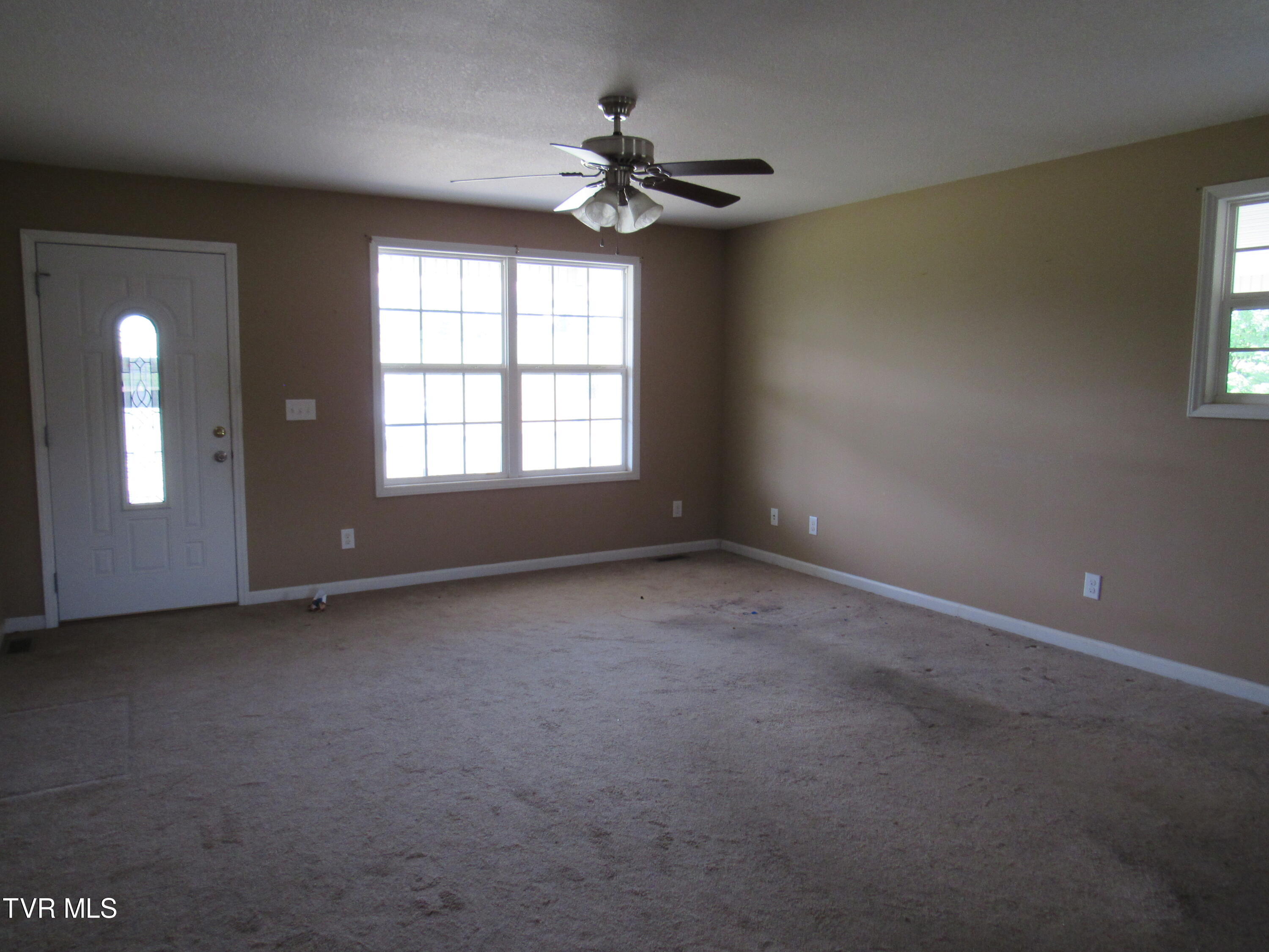 1285 Jim Fox Road Greeneville, TN 37743 - Photo 2 of 47 IMG_2447