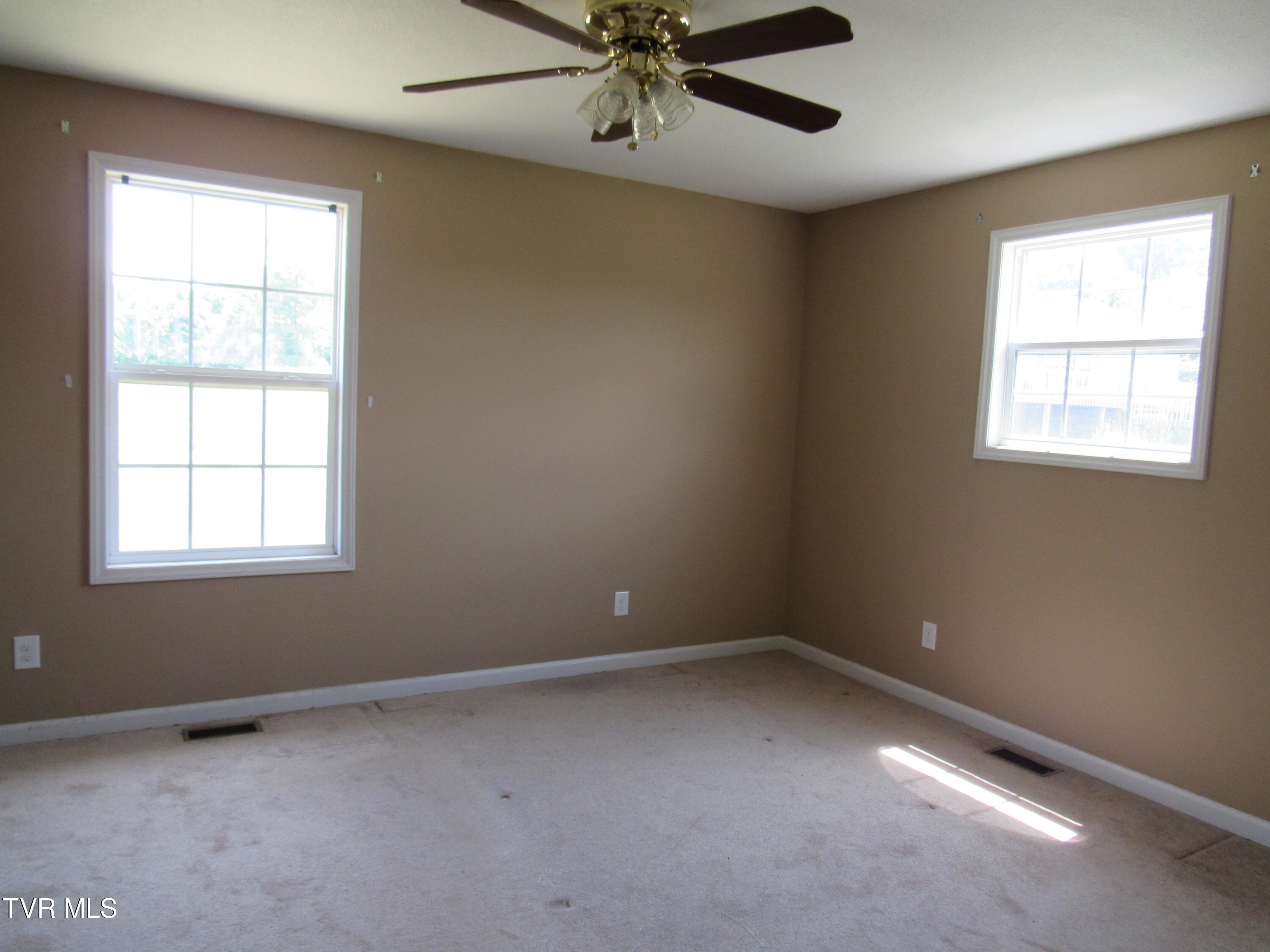 1285 Jim Fox Road Greeneville, TN 37743 - Photo 30 of 47 IMG_2477
