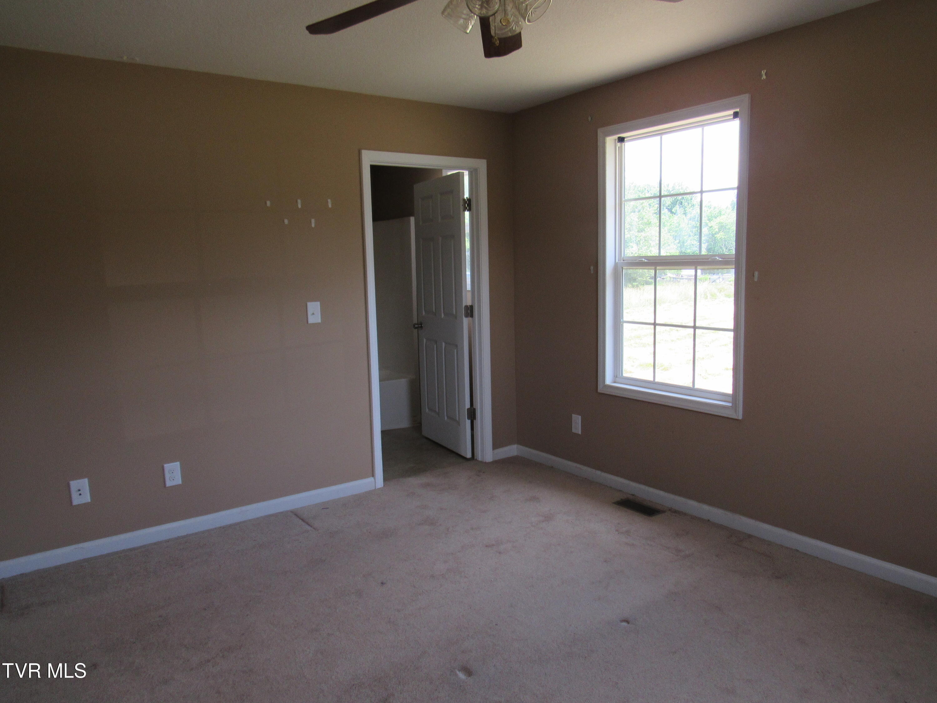 1285 Jim Fox Road Greeneville, TN 37743 - Photo 31 of 47 IMG_2478