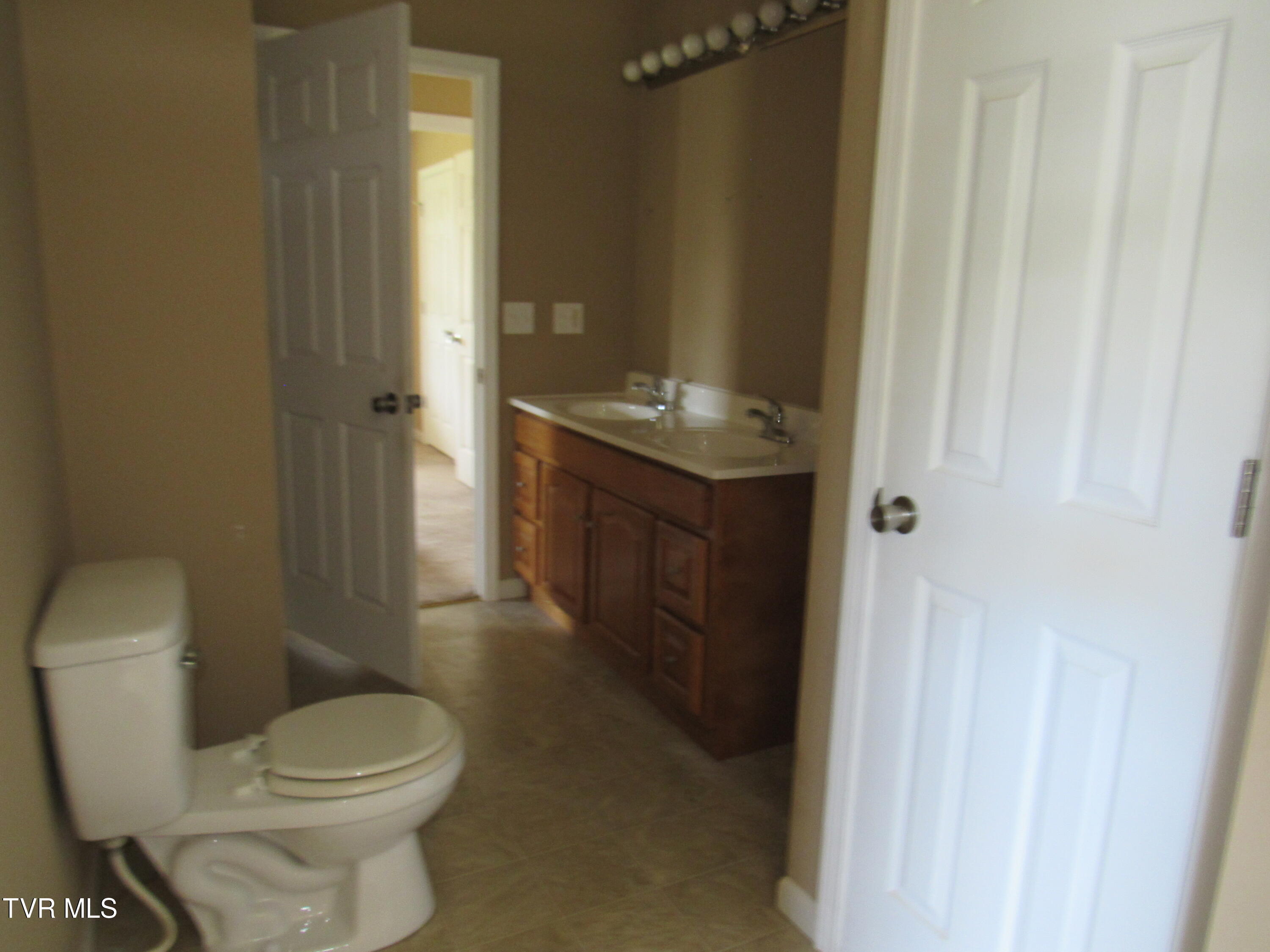 1285 Jim Fox Road Greeneville, TN 37743 - Photo 35 of 47 IMG_2484