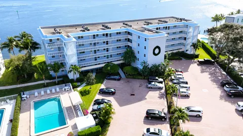 $499,000 | 60 Yacht Club Drive, Unit 103, North Palm Beach, FL 33408