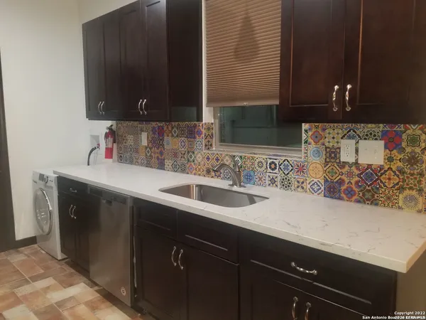 $900 | 810 West Craig Place, Unit 201, San Antonio, TX 78212