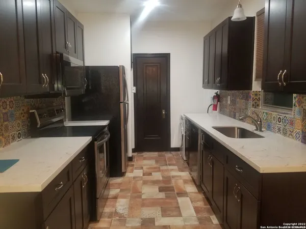 $900 | 810 West Craig Place, Unit 201, San Antonio, TX 78212