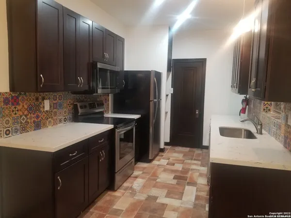 $900 | 810 West Craig Place, Unit 201, San Antonio, TX 78212