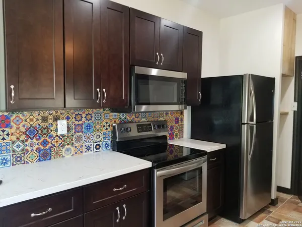 $900 | 810 West Craig Place, Unit 201, San Antonio, TX 78212