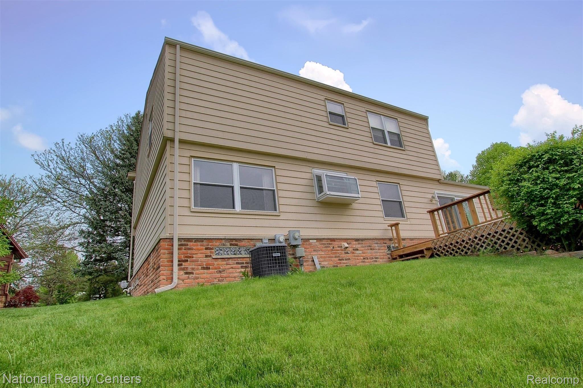 24540 Park Ridge Court Novi, MI 48375 - Photo 22 of 27 24-Rear.jpg