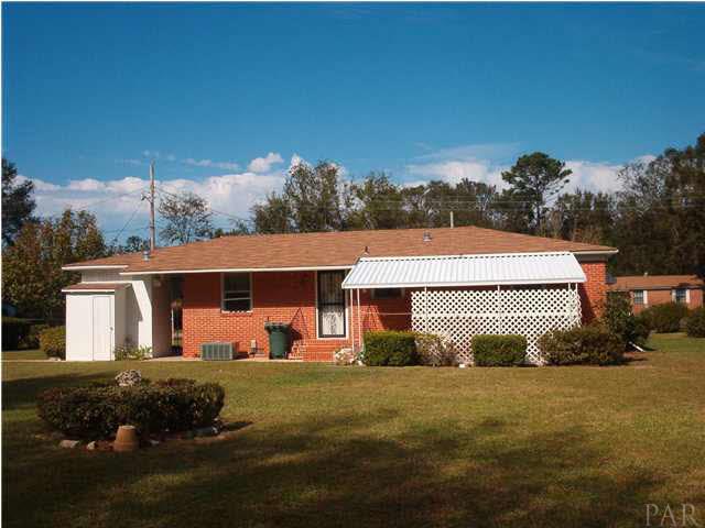 121 Majors Road Pensacola, FL 32503 - Photo 2 of 9 Large back yard with covered porch