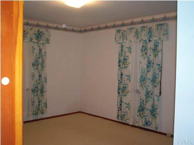 121 Majors Road Pensacola, FL 32503 - Photo 6 of 9 Master bedroom