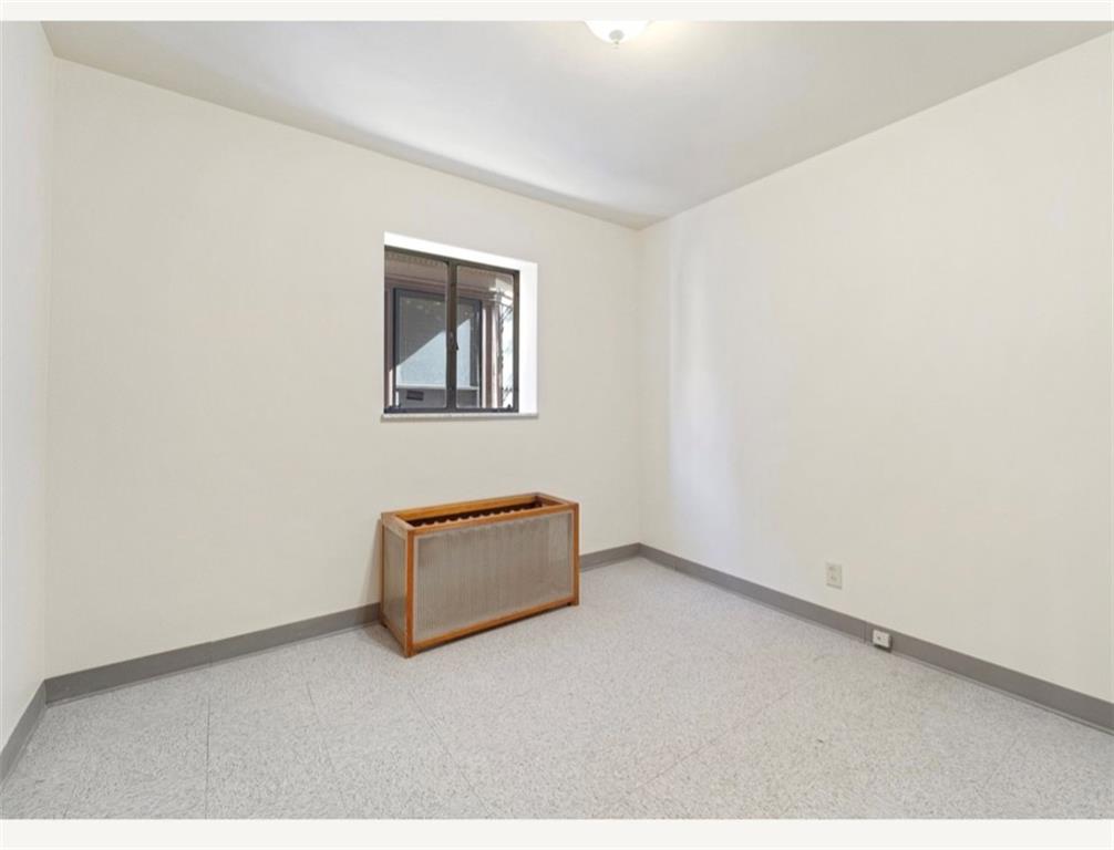 4745 Friendship Avenue Pittsburgh, PA 15224 - Photo 10 of 25 an empty room with windows