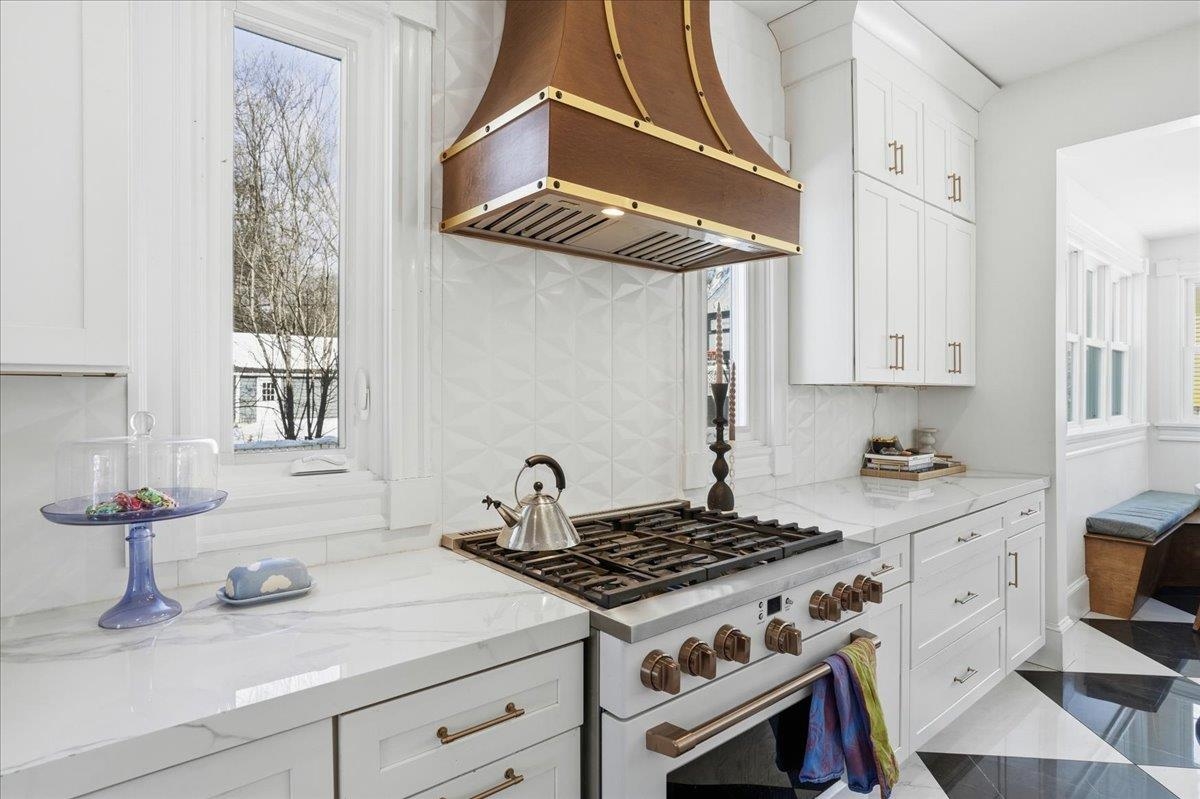 2159 Elm Street Manchester, NH 03104 - Photo 16 of 58