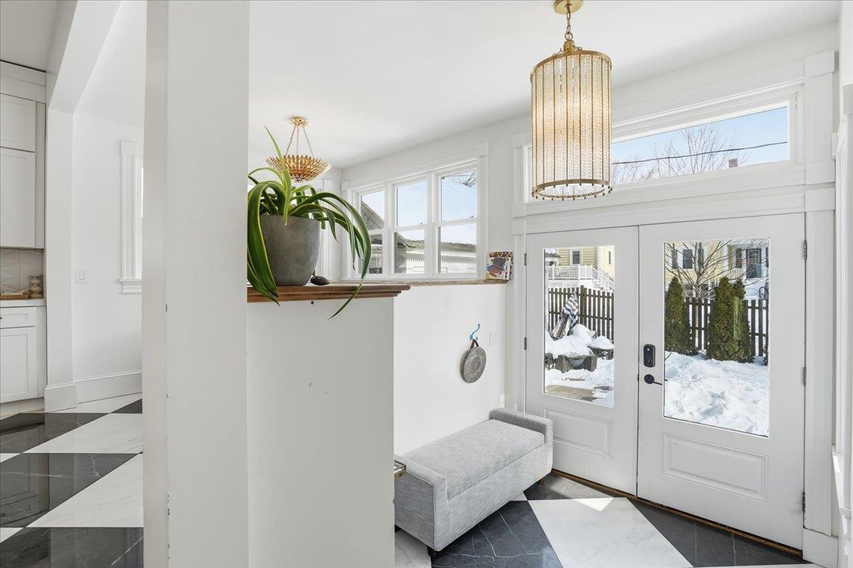 2159 Elm Street Manchester, NH 03104 - Photo 20 of 58