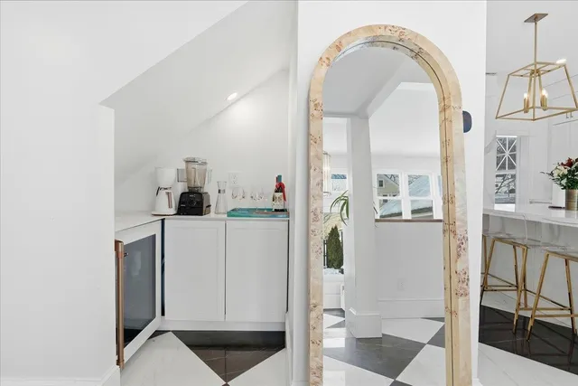 $949,900 | 2159 Elm Street, Manchester, NH 03104