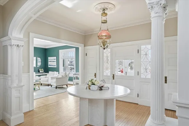 $949,900 | 2159 Elm Street, Manchester, NH 03104