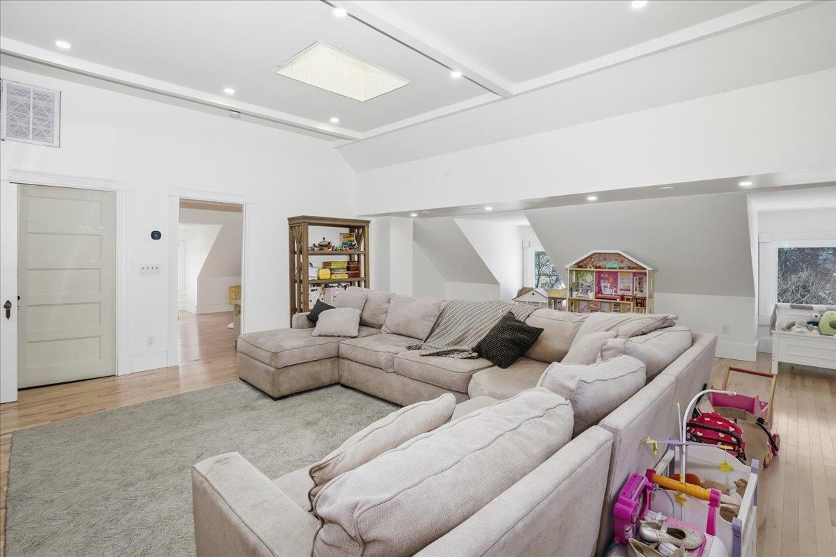 2159 Elm Street Manchester, NH 03104 - Photo 43 of 58