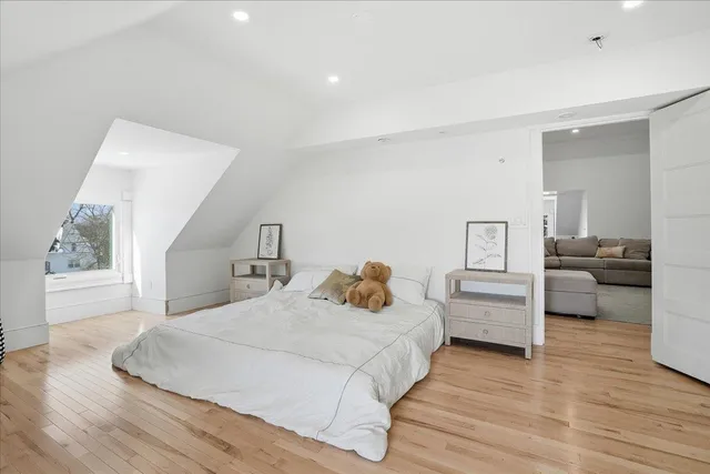 $949,900 | 2159 Elm Street, Manchester, NH 03104