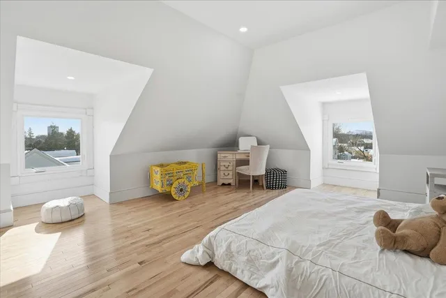 $949,900 | 2159 Elm Street, Manchester, NH 03104