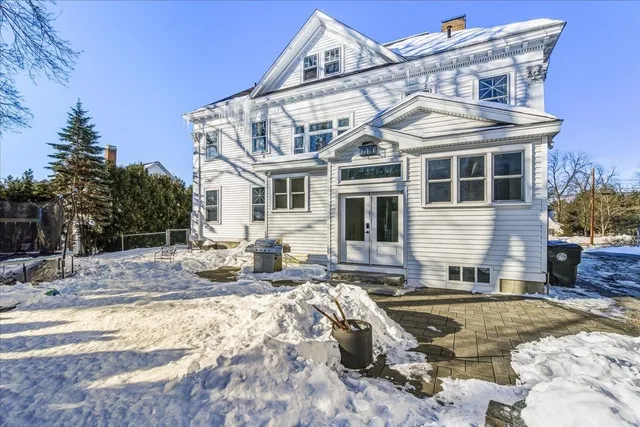 $949,900 | 2159 Elm Street, Manchester, NH 03104