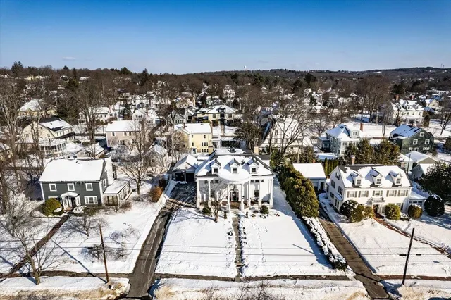 $949,900 | 2159 Elm Street, Manchester, NH 03104