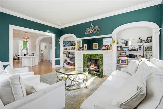 $949,900 | 2159 Elm Street, Manchester, NH 03104