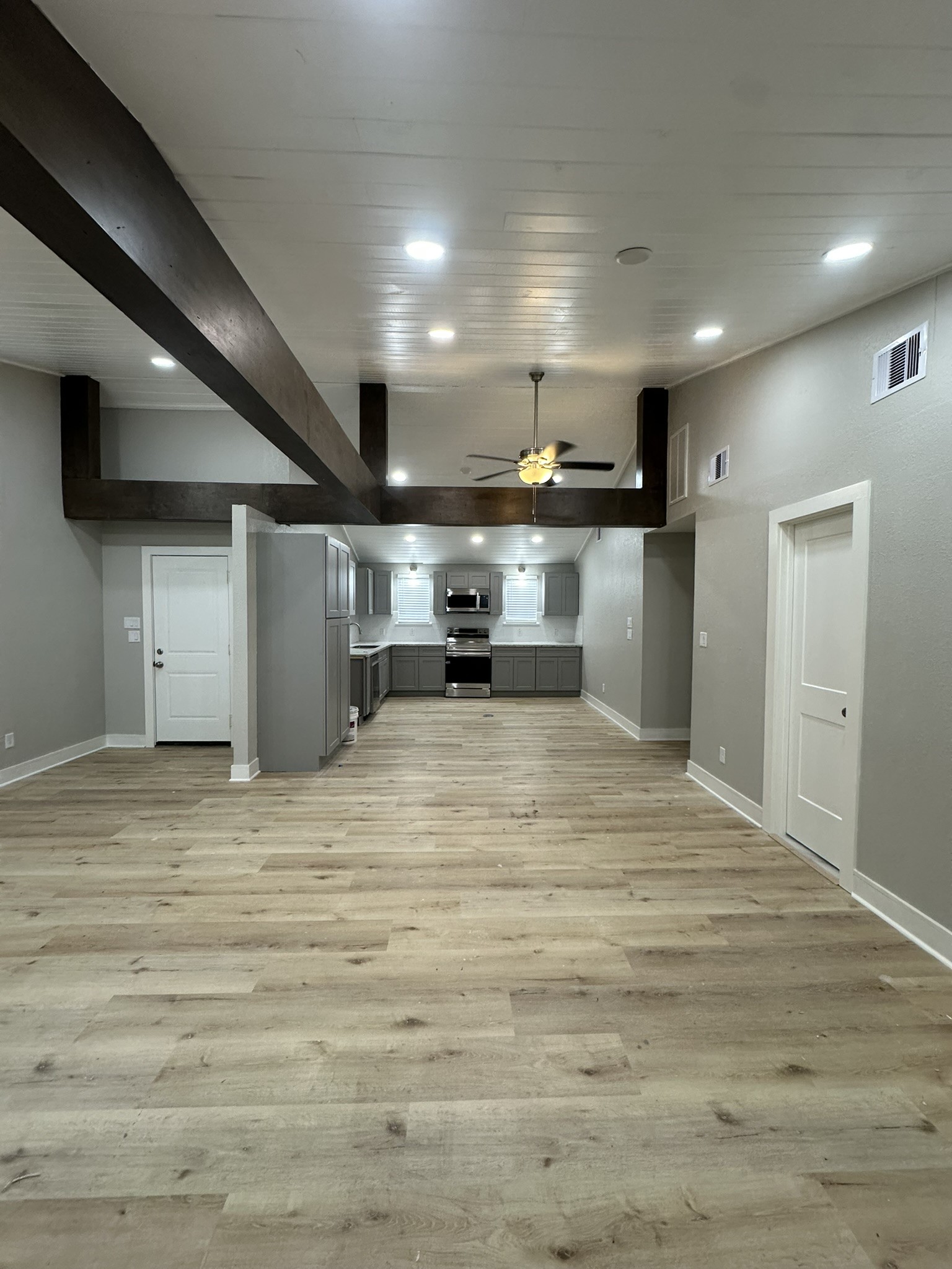 8223 Wallis Street Fulshear, TX 77441 - Photo 8 of 30 a view of kitchen