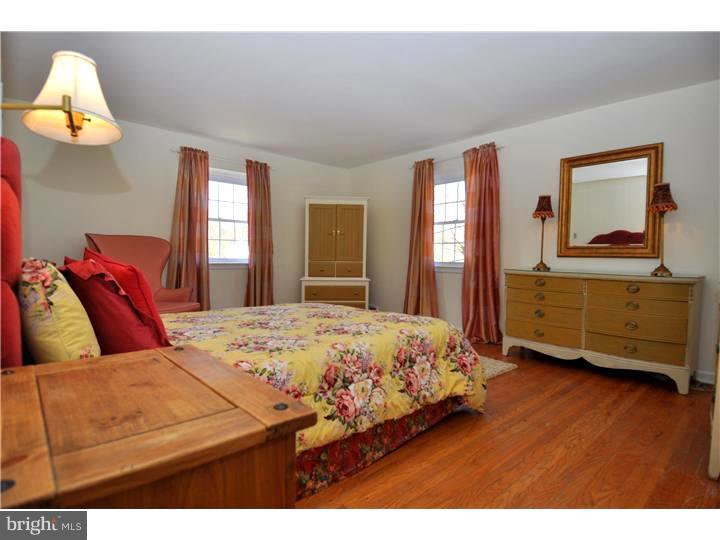 18 Oakford Road Wayne, PA 19087 - Photo 19 of 25 Bedroom - Main