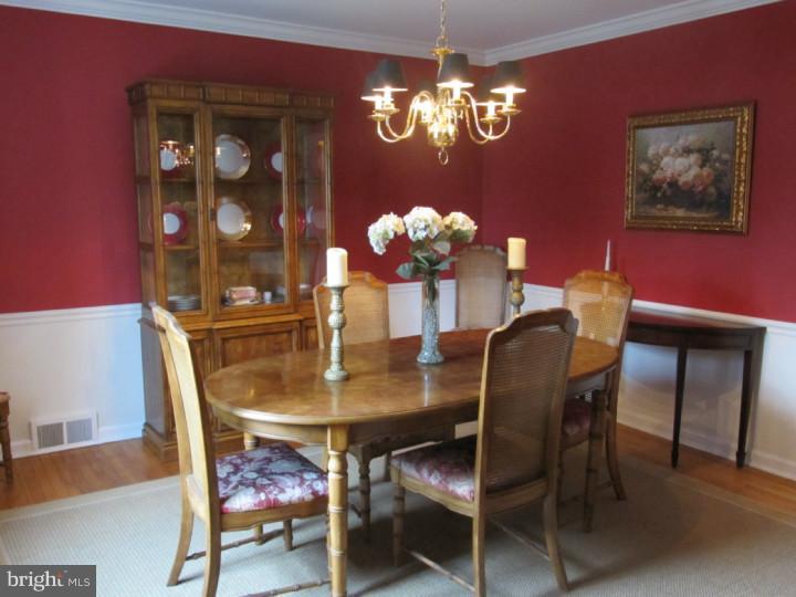18 Oakford Road Wayne, PA 19087 - Photo 10 of 25 Dining Room