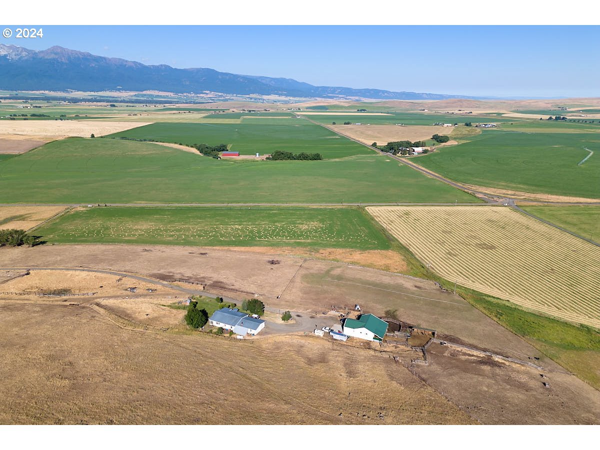 65013 Klages Road Joseph, OR 97846 - Photo 44 of 48 a view of a field with an ocean