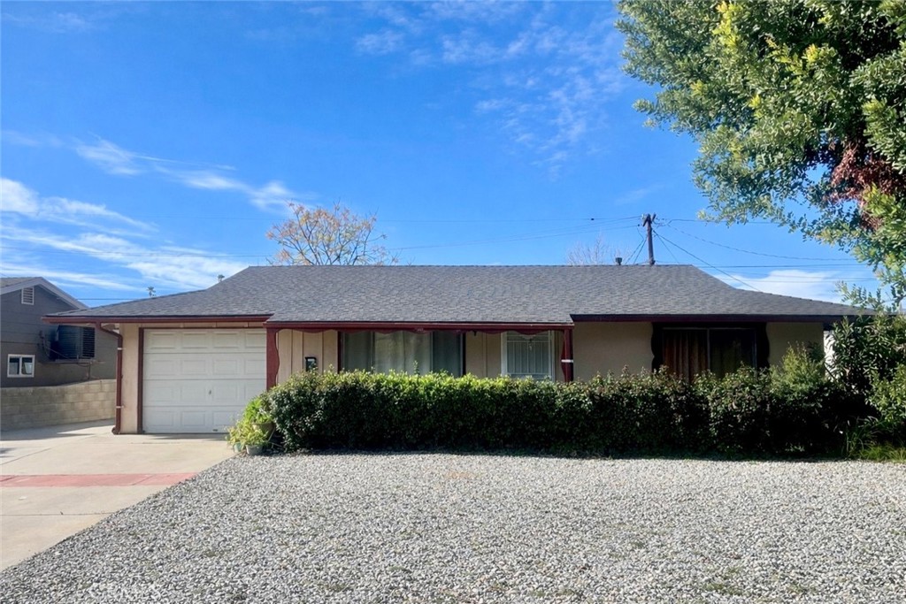 29055 Bradley Road Menifee, CA 92586 - Photo 2 of 23