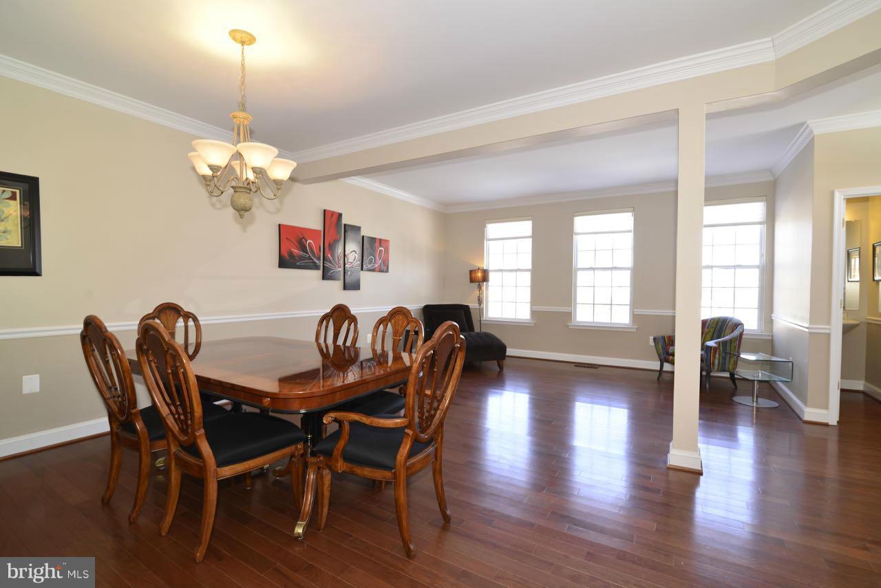 653 Springhouse Square Southeast Leesburg, VA 20175 - Photo 3 of 30 Dining Room
