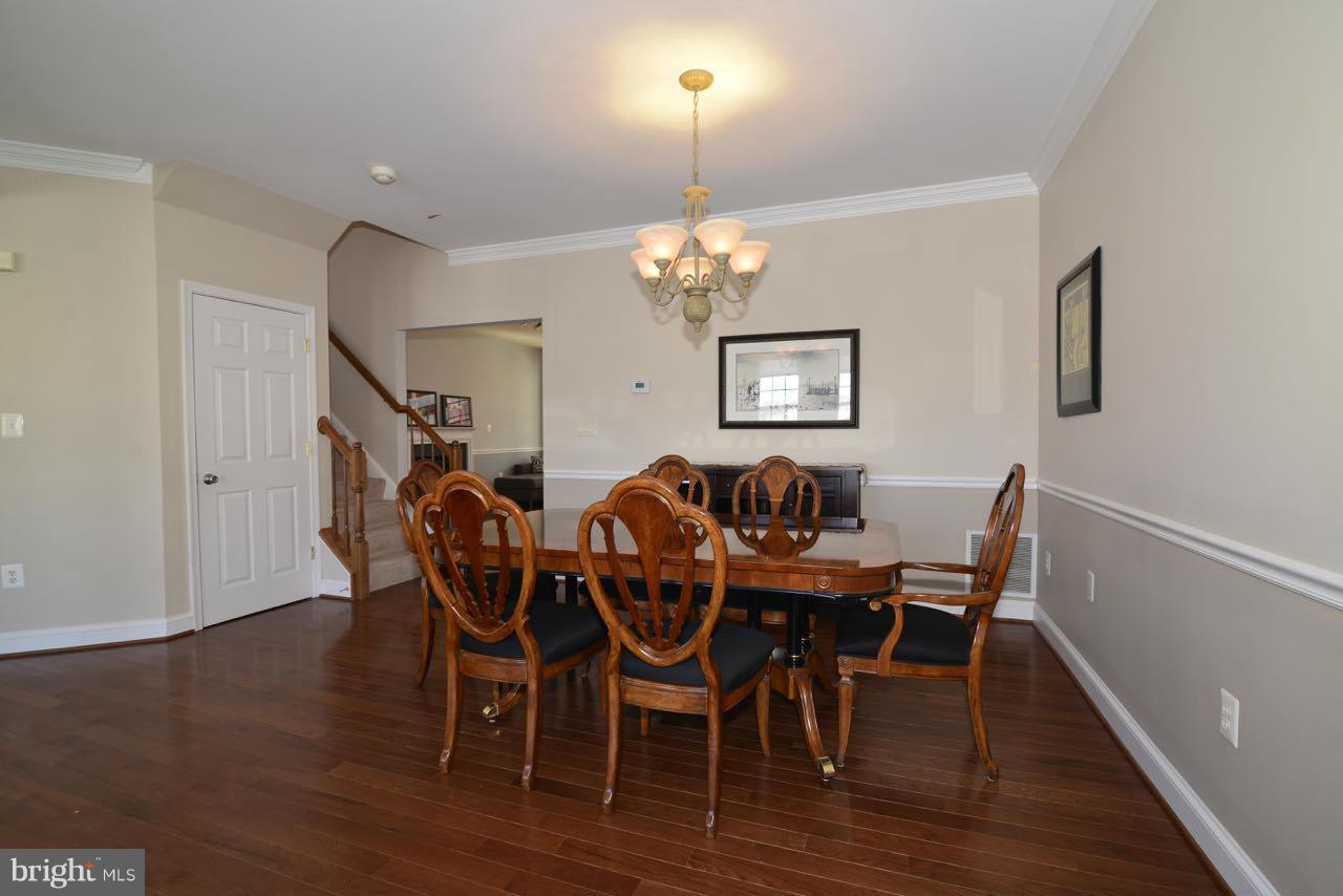 653 Springhouse Square Southeast Leesburg, VA 20175 - Photo 4 of 30 Dining Room