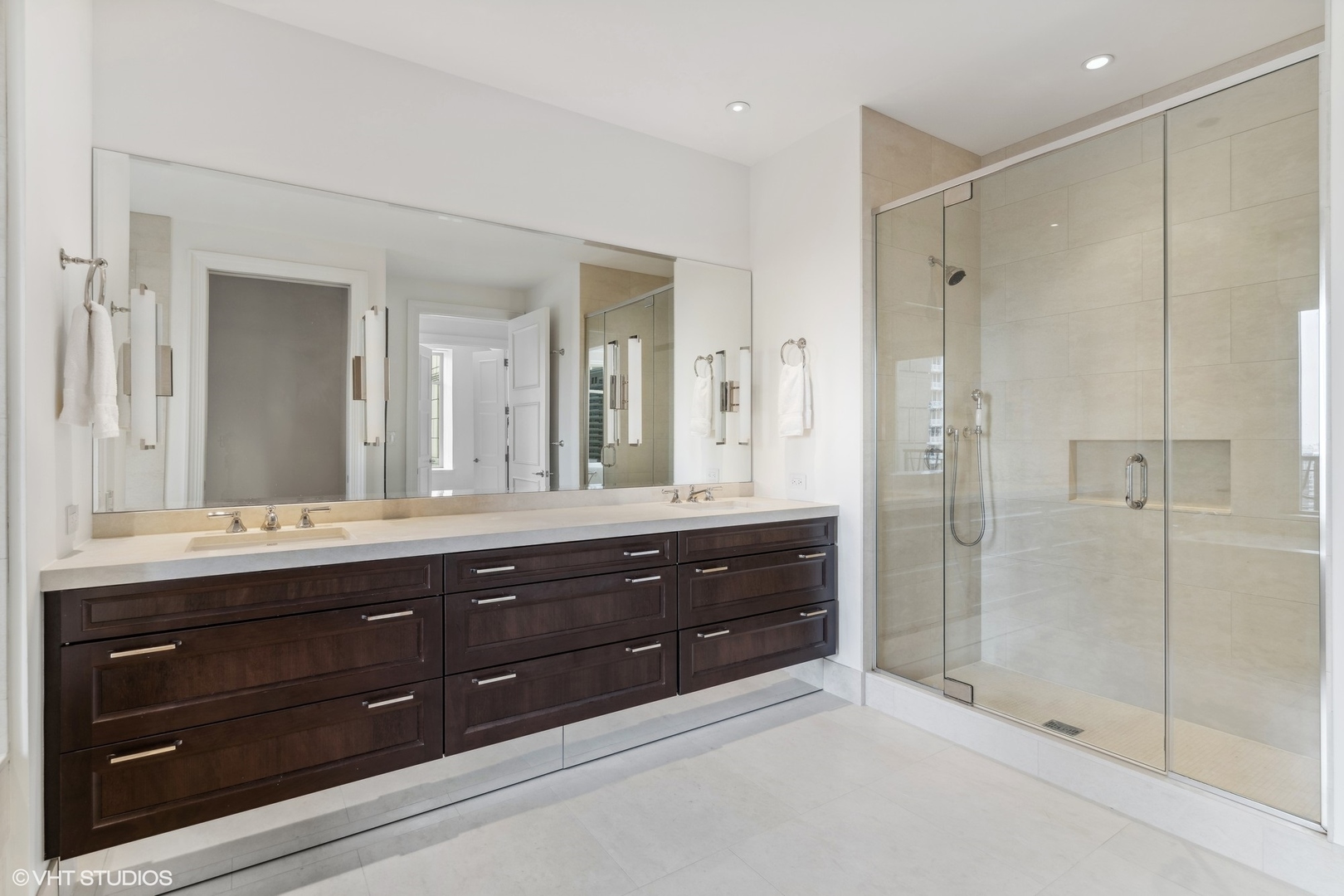 118 East Erie Street, Unit 27G Chicago, IL 60611 - Photo 19 of 32