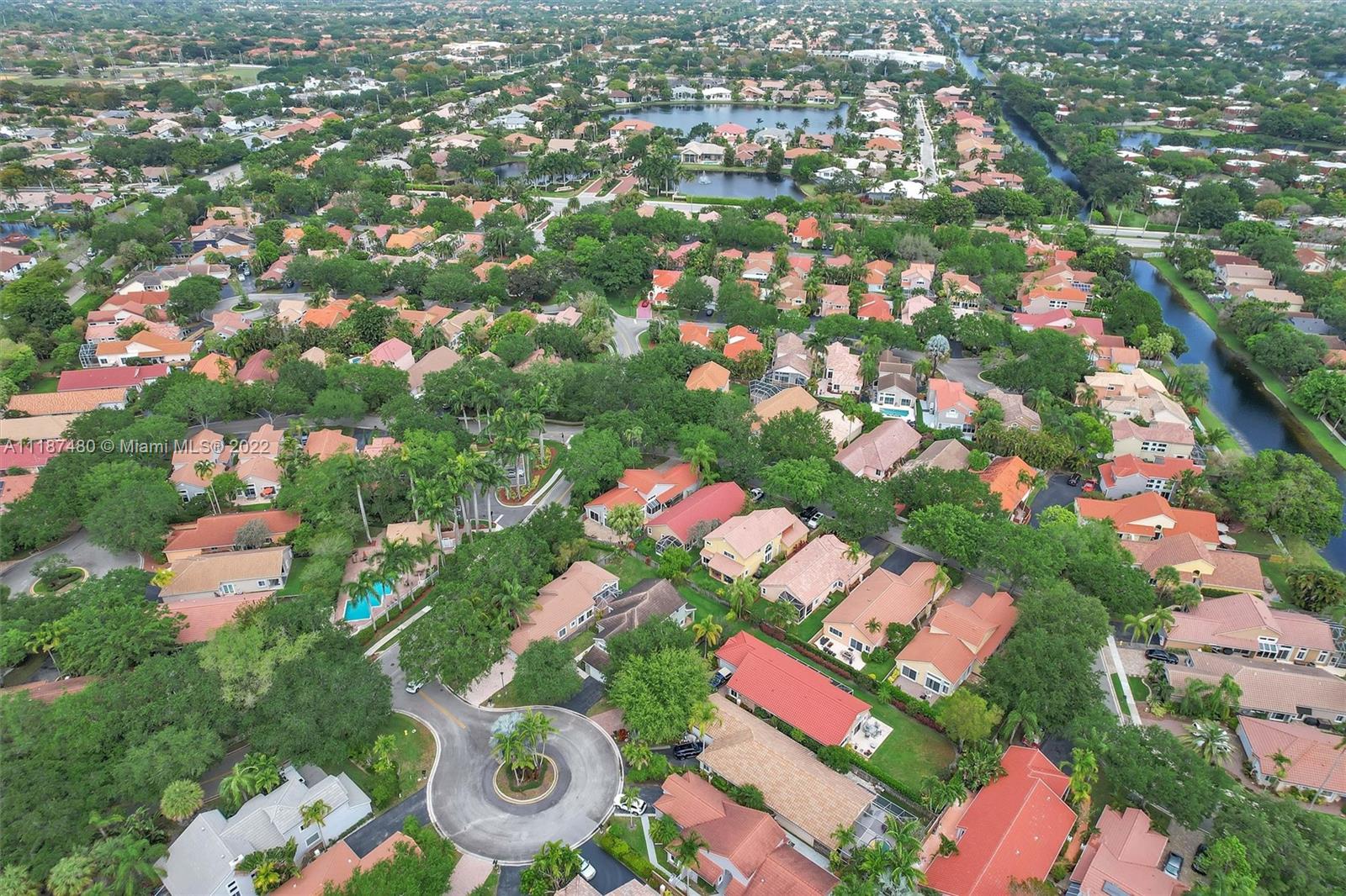 Jacaranda Plantation, FL 33324 - Photo 33 of 43 an aerial view of residential houses with outdoor space