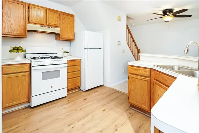 $215,000 | 10005 Russell Avenue North, Unit 3, Brooklyn Park, MN 55444