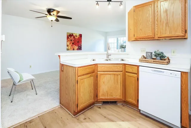 $215,000 | 10005 Russell Avenue North, Unit 3, Brooklyn Park, MN 55444