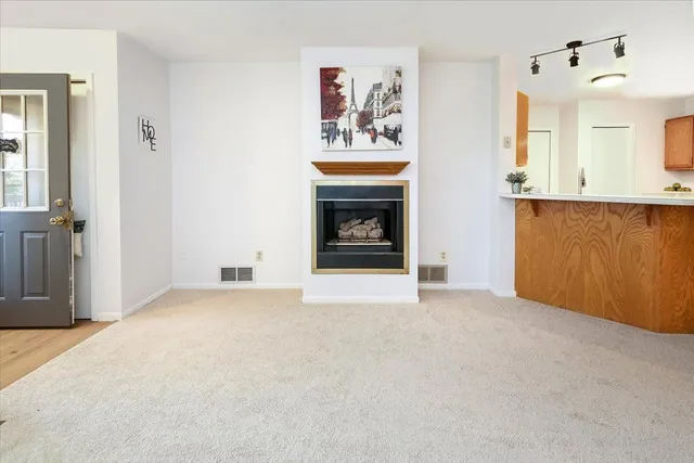 $215,000 | 10005 Russell Avenue North, Unit 3, Brooklyn Park, MN 55444