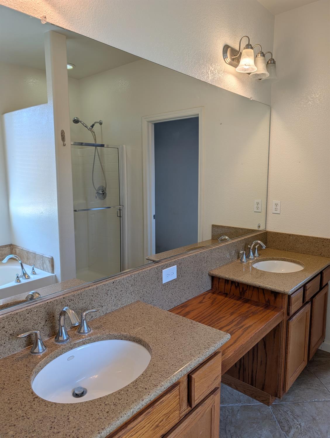 645 Sierra Avenue Reedley, CA 93654 - Photo 15 of 20