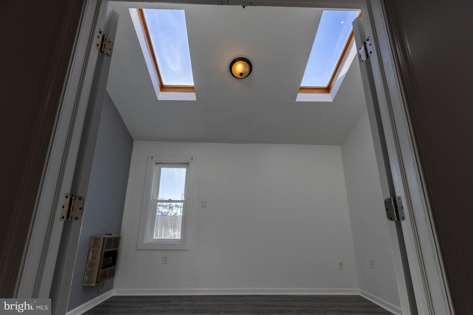 5 Farragut Court Willingboro, NJ 08046 - Photo 13 of 51 a view of an entryway