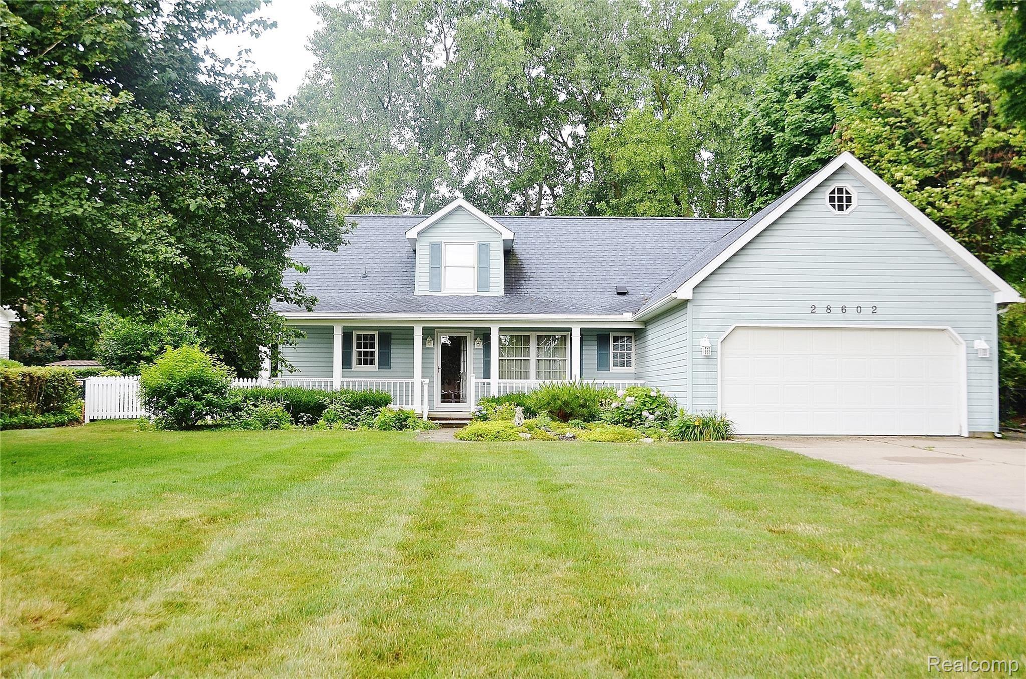 28602 Chatham Road Grosse Ile, MI 48138 - Photo 1 of 22 28602 Chatham, Gross Ile.JPG