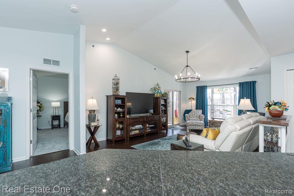 1724 Deepwood Circle, Unit 47 Rochester, MI 48307 - Photo 14 of 41 Gallery Image 14