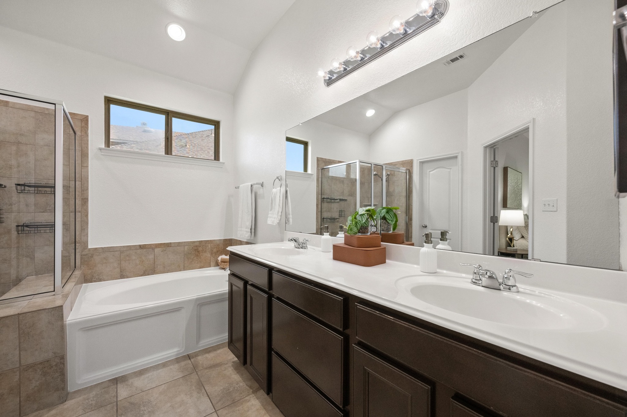 4924 Pyrenees Pass Bee Cave, TX 78738 - Photo 16 of 26 Primary bathroom