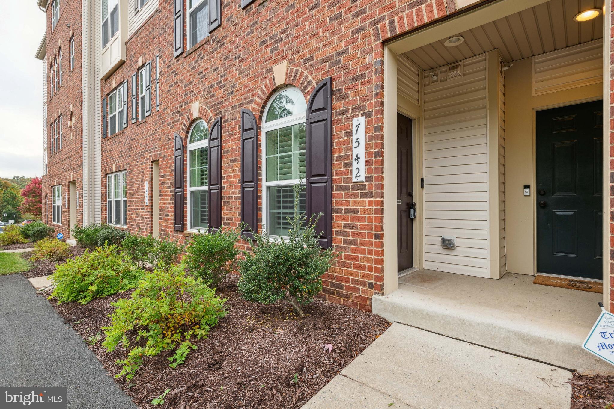 7542 Brunson Circle Gainesville, VA 20155 - Photo 4 of 29