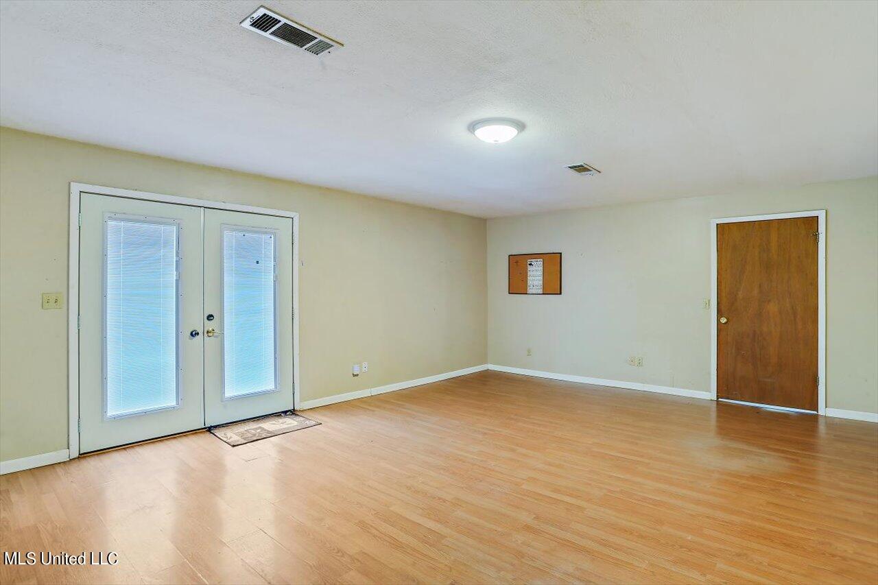 5621 Hearn Street Jackson, MS 39206 - Photo 15 of 28 15-5621 Hearn St